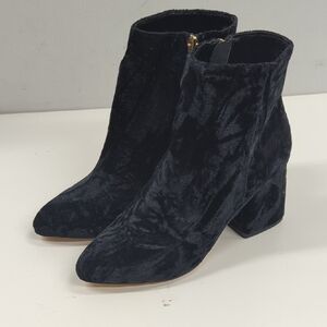 New Nicole Miller Artelier Black Velvet Ankle Boots Size 7